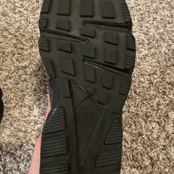 Nike Air Huarache "Toadstool" Sneakers - Picture 5 of 8